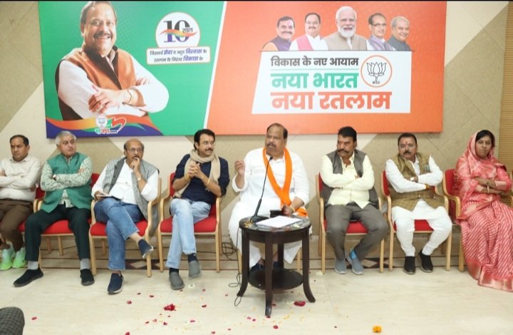 रतलाम: जन-जन तक पहुंचाए जन कल्याणकारी योजनाओं का लाभ – विधायक चेतन्य काश्यप,विकसित भारत संकल्प यात्रा की तैयारियों को लेकर बैठक आयोजित रतलाम: जन-जन तक पहुंचाए जन कल्याणकारी योजनाओं का लाभ – विधायक चेतन्य काश्यप,विकसित भारत संकल्प यात्रा की तैयारियों को लेकर बैठक आयोजित