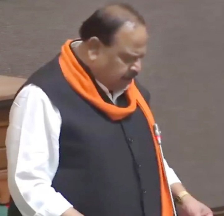 रतलाम: विधायक काश्यप ने फिर वेतन-भत्तों एवं पेंशन का समर्पण किया रतलाम: विधायक काश्यप ने फिर वेतन-भत्तों एवं पेंशन का समर्पण किया