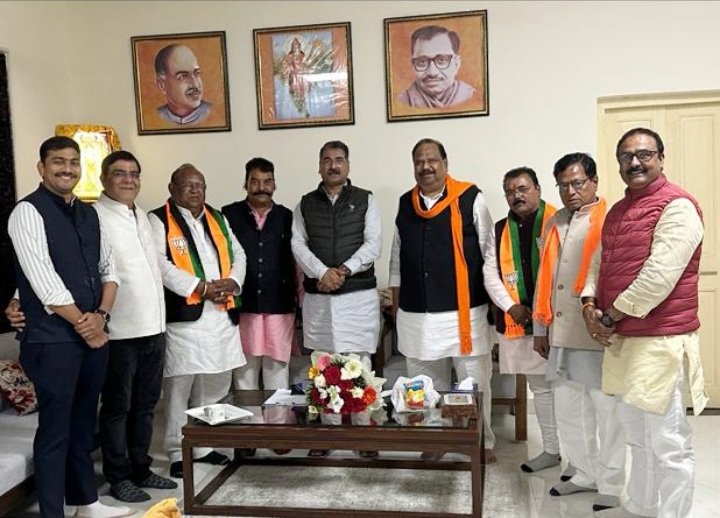 रतलाम: मंत्री बनने पर चेतन्य काश्यप ने कहा-यह रतलाम की जनता और भाजपा कार्यकर्ताओं का सम्मान है, कैबिनेट मंत्री श्री काश्यप का हर्षोल्लास के साथ स्वागत – अभिनंदन,कैबिनेट मंत्री श्री काश्यप ने प्रदेश अध्यक्ष और महामंत्री को किया धन्यवाद ज्ञापित रतलाम: मंत्री बनने पर चेतन्य काश्यप ने कहा-यह रतलाम की जनता और भाजपा कार्यकर्ताओं का सम्मान है, कैबिनेट मंत्री श्री काश्यप का हर्षोल्लास के साथ स्वागत – अभिनंदन,कैबिनेट मंत्री श्री काश्यप ने प्रदेश अध्यक्ष और महामंत्री को किया धन्यवाद ज्ञापित
