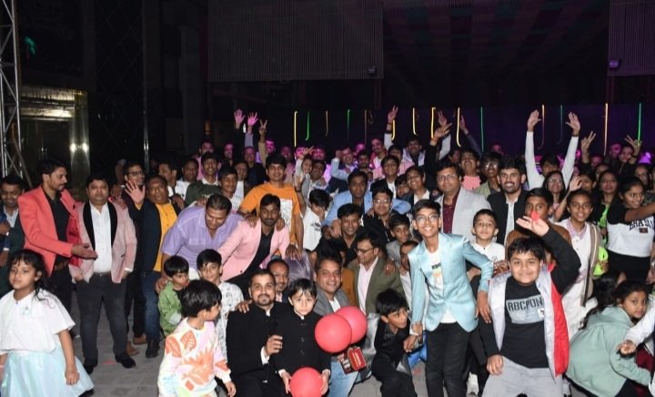 रतलाम: जैन सोशल ग्रुप मैत्री का नववर्ष पर चतुर्थ मैत्री मिलन समोराह उमंग और उल्लास के वातावरण में संपन्न रतलाम: जैन सोशल ग्रुप मैत्री का नववर्ष पर चतुर्थ मैत्री मिलन समोराह उमंग और उल्लास के वातावरण में संपन्न