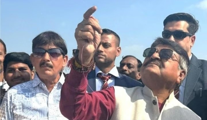 इंदौर: मंत्री कैलाश विजयवर्गीय ने मजाकिया अंदाज में कह दी बड़ी बात…इस बयान के आखिर क्या है मायने… इंदौर: मंत्री कैलाश विजयवर्गीय ने मजाकिया अंदाज में कह दी बड़ी बात…इस बयान के आखिर क्या है मायने…