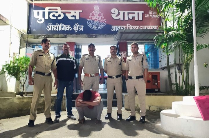 रतलाम: नशे के कारोबार के खिलाफ पुलिस की एक और कार्यवाही-आलोट और जावरा पुलिस ने दो आरोपियों को गिरफ्तार किया, अफीम के साथ 70 किलो से ज्यादा डोडाचूरा बरामद रतलाम: नशे के कारोबार के खिलाफ पुलिस की एक और कार्यवाही-आलोट और जावरा पुलिस ने दो आरोपियों को गिरफ्तार किया, अफीम के साथ 70 किलो से ज्यादा डोडाचूरा बरामद