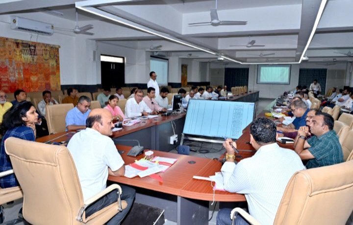 रतलाम: उद्योगों को लीज पर दी गई भूमि का होगा सत्यापन….कलेक्टर राजेश बाथम ने उद्योग विभाग को दिए निर्देश रतलाम: उद्योगों को लीज पर दी गई भूमि का होगा सत्यापन….कलेक्टर राजेश बाथम ने उद्योग विभाग को दिए निर्देश