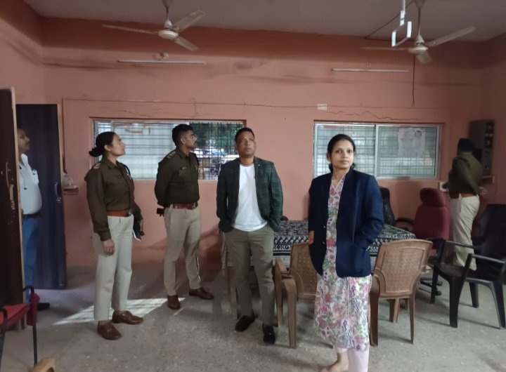 रतलाम: एसपी अमित कुमार का एक और नवाचार- रतलाम पुलिस अब कराएगी अध्यापन… विद्यार्थियों के लिए रतलाम पुलिस की नि:शुल्क कोचिंग क्लासेस शुरू करने की तैयारी, एसपी भी लेंगे क्लास रतलाम: एसपी अमित कुमार का एक और नवाचार- रतलाम पुलिस अब कराएगी अध्यापन… विद्यार्थियों के लिए रतलाम पुलिस की नि:शुल्क कोचिंग क्लासेस शुरू करने की तैयारी, एसपी भी लेंगे क्लास