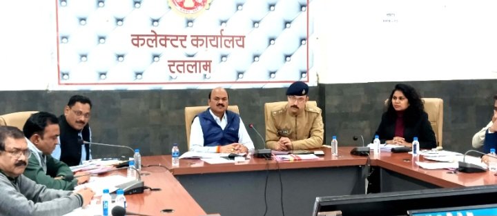 रतलाम: सड़क सुरक्षा समिति की बैठक में निर्णय-यात्री वाहनों के रूट नए सिरे से तय होंगे, ओवर स्पीड वाहनों पर रोक लगाने के लिए लगेंगे जिगजेग… सड़कों से अतिक्रमण हटाने के निर्देश रतलाम: सड़क सुरक्षा समिति की बैठक में निर्णय-यात्री वाहनों के रूट नए सिरे से तय होंगे, ओवर स्पीड वाहनों पर रोक लगाने के लिए लगेंगे जिगजेग… सड़कों से अतिक्रमण हटाने के निर्देश