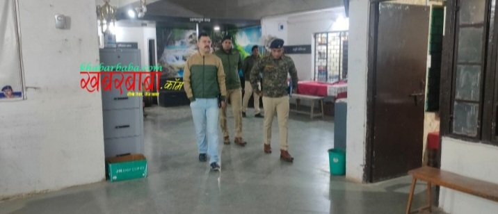 रतलाम: रात 1:00 बजे अचानक जावरा शहर थाने पहुंचे एसपी अमित कुमार…2:30 बजे फोरलेन सहित मुख्य मार्गों का निरीक्षण कर यातायात व्यवस्था को लेकर दिए निर्देश रतलाम: रात 1:00 बजे अचानक जावरा शहर थाने पहुंचे एसपी अमित कुमार…2:30 बजे फोरलेन सहित मुख्य मार्गों का निरीक्षण कर यातायात व्यवस्था को लेकर दिए निर्देश