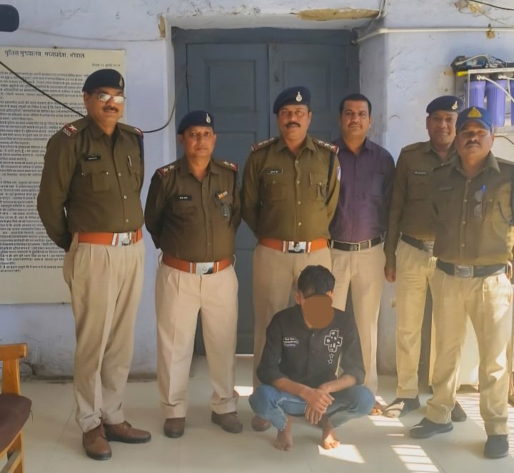 रतलाम: नशे के सौदागरों के खिलाफ पुलिस की कारवाई जारी-50 ग्राम एम.डी. के साथ 01 आरोपी को किया गिरफ्तार रतलाम: नशे के सौदागरों के खिलाफ पुलिस की कारवाई जारी-50 ग्राम एम.डी. के साथ 01 आरोपी को किया गिरफ्तार