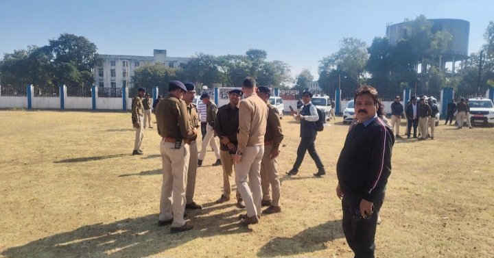 रतलाम: विधायक के आंदोलन को लेकर प्रशासन अलर्ट,भारी पुलिस बल तैनात, कुछ स्कूलों ने किया अवकाश घोषित…. श्री राष्ट्रीय राजपूत करणी सेना भी उतरी मैदान में रतलाम: विधायक के आंदोलन को लेकर प्रशासन अलर्ट,भारी पुलिस बल तैनात, कुछ स्कूलों ने किया अवकाश घोषित…. श्री राष्ट्रीय राजपूत करणी सेना भी उतरी मैदान में