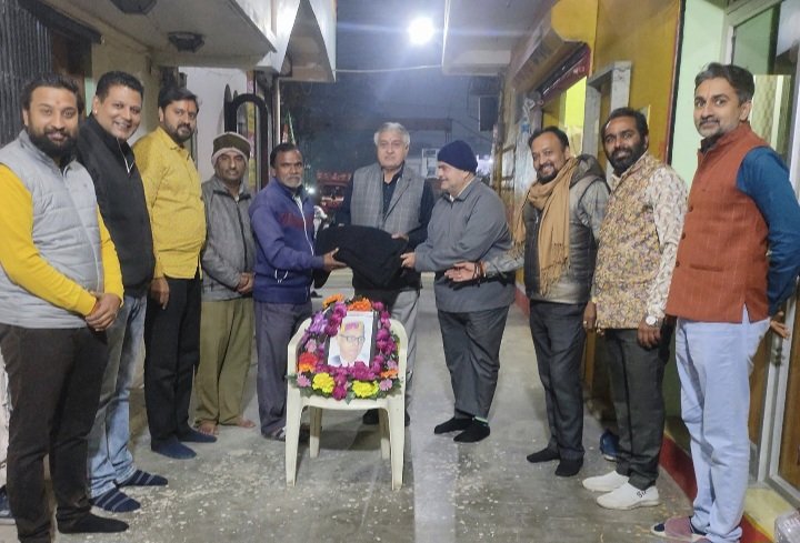 रतलाम: स्व.श्री कुशाआऊ ठाकरे की पुण्यतिथि पर जरूरतमंदों को कंबल वितरित रतलाम: स्व.श्री कुशाआऊ ठाकरे की पुण्यतिथि पर जरूरतमंदों को कंबल वितरित