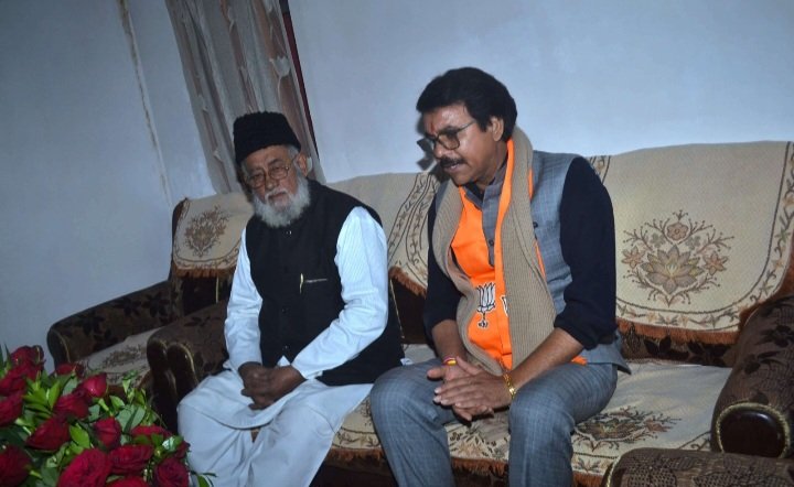 रतलाम शहर को स्वच्छ बनाने हेतु महापौर प्रहलाद पटेल ने उठाया एक ओर कदम,स्वच्छता की अपील प्रसारित करने हेतु शहर काजी से की मुलाकात रतलाम शहर को स्वच्छ बनाने हेतु महापौर प्रहलाद पटेल ने उठाया एक ओर कदम,स्वच्छता की अपील प्रसारित करने हेतु शहर काजी से की मुलाकात