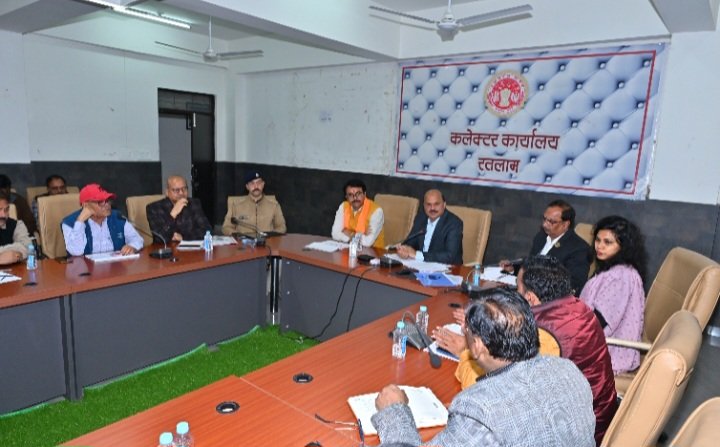 रतलाम: रीजनल पार्क का एक कोना होगा सिर्फ किताबों के लिए, मोबाइल रहेगा प्रतिबंधित…महापौर,कलेक्टर और एसपी की उपस्थिति में शहर विकास पर बैठक आयोजित रतलाम: रीजनल पार्क का एक कोना होगा सिर्फ किताबों के लिए, मोबाइल रहेगा प्रतिबंधित…महापौर,कलेक्टर और एसपी की उपस्थिति में शहर विकास पर बैठक आयोजित