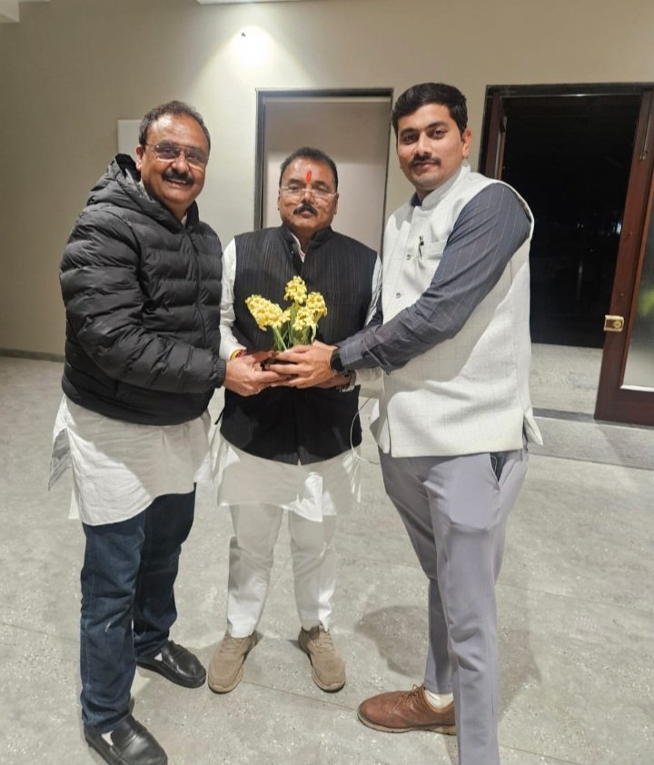 रतलाम: भाजपा जिला अध्यक्षों की घोषणा-रतलाम में प्रदीप उपाध्याय पुन: बने जिला अध्यक्ष, कार्यकर्ताओं में खुशी और उत्साह का माहौल… कुशल संगठक, अनुभवी और सीएम के करीबी होने के साथ ही सबको साथ में लेकर चलने का मिला फायदा रतलाम: भाजपा जिला अध्यक्षों की घोषणा-रतलाम में प्रदीप उपाध्याय पुन: बने जिला अध्यक्ष, कार्यकर्ताओं में खुशी और उत्साह का माहौल… कुशल संगठक, अनुभवी और सीएम के करीबी होने के साथ ही सबको साथ में लेकर चलने का मिला फायदा