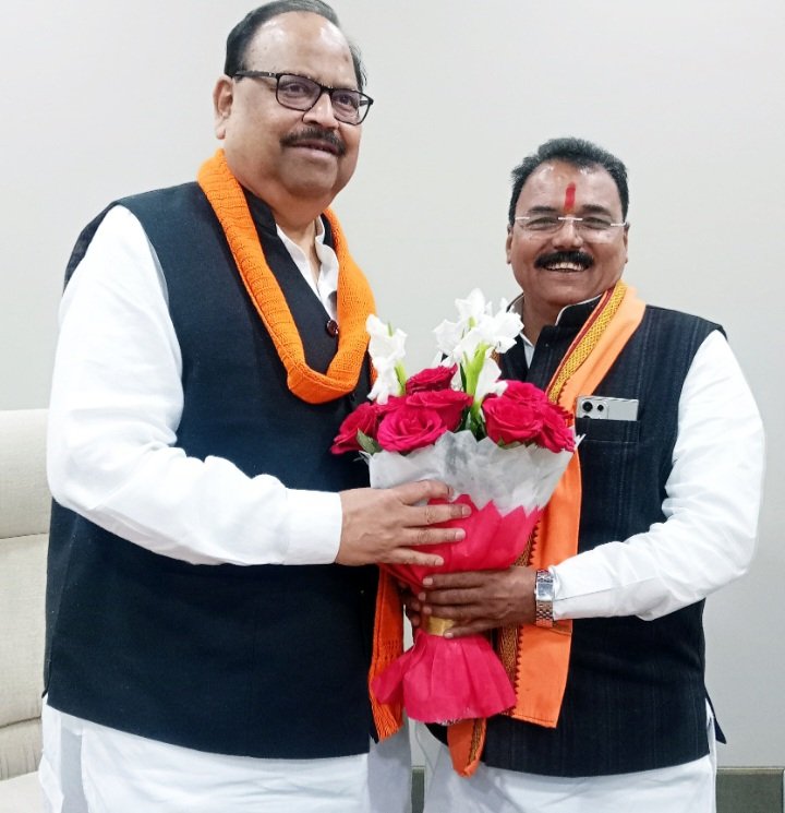 भोपाल: भाजपा जिलाध्यक्ष प्रदीप उपाध्याय द्वारा मंत्री चेतन्य काश्यप से सौजन्य भेंट भोपाल: भाजपा जिलाध्यक्ष प्रदीप उपाध्याय द्वारा मंत्री चेतन्य काश्यप से सौजन्य भेंट