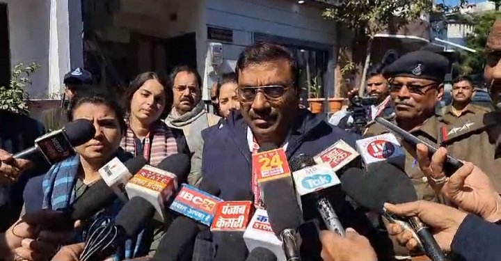 रतलाम: EOW की कार्रवाई-निगम अधिकारी के पिता के खिलाफ है आय से अधिक संपत्ति का मामला, इसलिए धार के साथ रतलाम में जांच के लिए आई इंदौर ईओडब्ल्यू की टीम, रतलाम से जब्त किए दस्तावेज रतलाम: EOW की कार्रवाई-निगम अधिकारी के पिता के खिलाफ है आय से अधिक संपत्ति का मामला, इसलिए धार के साथ रतलाम में जांच के लिए आई इंदौर ईओडब्ल्यू की टीम, रतलाम से जब्त किए दस्तावेज