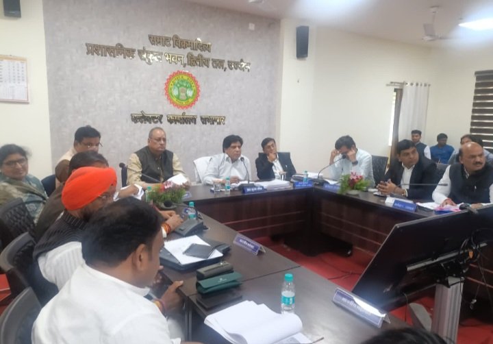 अपर मुख्य सचिव मुख्यमंत्री कार्यालय डॉ राजेश राजौरा की अध्यक्षता में हुई उज्जैन संभाग के विधायकों और अधिकारियों की बैठक,जावरा विधायक डॉ राजेंद्र पांडे ने कहा- अधिकारियों को जनप्रतिनिधियों से समन्वय के साथ संवाद करना चाहिए अपर मुख्य सचिव मुख्यमंत्री कार्यालय डॉ राजेश राजौरा की अध्यक्षता में हुई उज्जैन संभाग के विधायकों और अधिकारियों की बैठक,जावरा विधायक डॉ राजेंद्र पांडे ने कहा- अधिकारियों को जनप्रतिनिधियों से समन्वय के साथ संवाद करना चाहिए