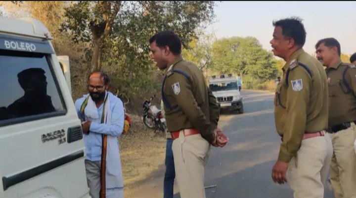रतलाम: सैलाना विधायक ने पकड़ी अवैध शराब से भरी गाड़ी, भाग रहे आरोपियों को भी ग्रामीणों की मदद से पकड़ा,रावटी थाना क्षेत्र का मामला… रतलाम: सैलाना विधायक ने पकड़ी अवैध शराब से भरी गाड़ी, भाग रहे आरोपियों को भी ग्रामीणों की मदद से पकड़ा,रावटी थाना क्षेत्र का मामला…