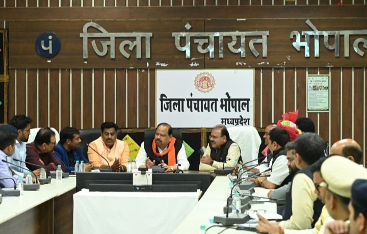 ग्लोबल समिट की तैयारियों की समीक्षा- बैठक में एमएसएमई एवं प्रभारी मंत्री चेतन्य काश्यप ने दिए अधिकारियों को निर्देश ग्लोबल समिट की तैयारियों की समीक्षा- बैठक में एमएसएमई एवं प्रभारी मंत्री चेतन्य काश्यप ने दिए अधिकारियों को निर्देश