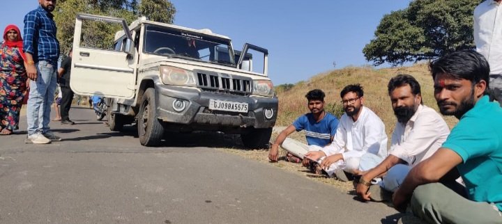 रतलाम: आंखें मुंद कर बैठा आबकारी विभाग… विधायक पकड़ रहे अवैध शराब, सैलाना विधायक ने फिर शराब से भरी गाड़ी पकड़ी रतलाम: आंखें मुंद कर बैठा आबकारी विभाग… विधायक पकड़ रहे अवैध शराब, सैलाना विधायक ने फिर शराब से भरी गाड़ी पकड़ी