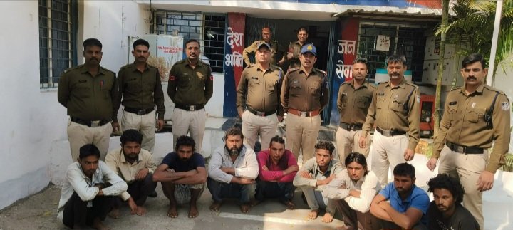 रतलाम: जावरा ओद्योगिक क्षेत्र पुलिस ने किया लूट और चोरी की वारदात का खुलासा, 12 आरोपी गिरफ्तार,जानिए क्या है मामला रतलाम: जावरा ओद्योगिक क्षेत्र पुलिस ने किया लूट और चोरी की वारदात का खुलासा, 12 आरोपी गिरफ्तार,जानिए क्या है मामला