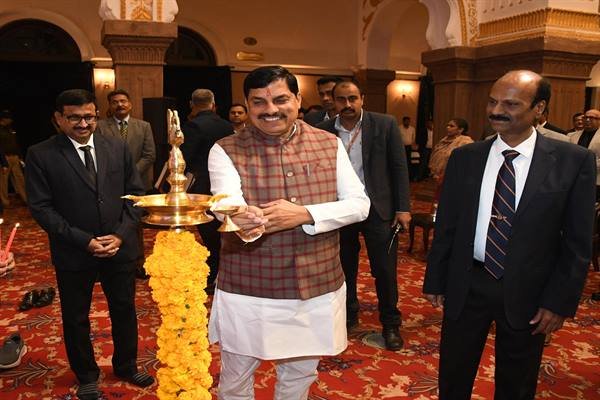 सीएम ने की घोषणा-पुलिस थानों का जिला, संभाग और राज्य स्तरीय ग्रेडेशन करें, अच्छा काम करने वालें होंगे पुरस्कृत, मुख्यमंत्री डॉ. यादव ने आईपीएस सर्विस मीट का किया शुभारंभ सीएम ने की घोषणा-पुलिस थानों का जिला, संभाग और राज्य स्तरीय ग्रेडेशन करें, अच्छा काम करने वालें होंगे पुरस्कृत, मुख्यमंत्री डॉ. यादव ने आईपीएस सर्विस मीट का किया शुभारंभ