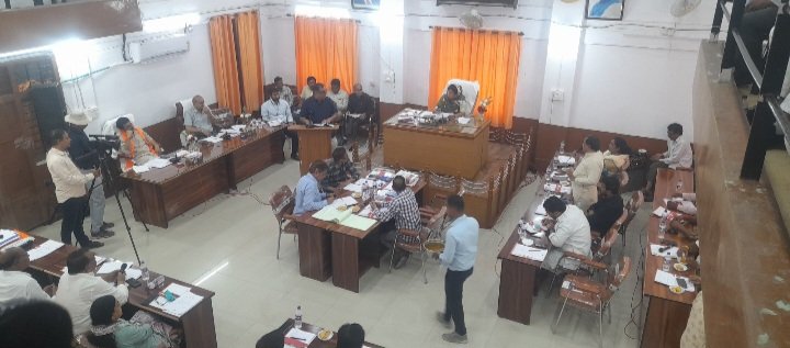 रतलाम: नगर निगम सम्मेलन-जनता पर लगतार दूसरे साल भी कर का बोझ बढ़ाया… एजेंडे में शामिल किए बिना बाजार बैठक वसूली भी लागू रतलाम: नगर निगम सम्मेलन-जनता पर लगतार दूसरे साल भी कर का बोझ बढ़ाया… एजेंडे में शामिल किए बिना बाजार बैठक वसूली भी लागू