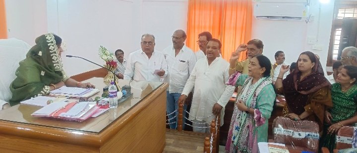 रतलाम: नगर निगम का साधारण सम्मेलन-शुरुआत रही हंगामेदार,सत्ता पक्ष के पार्षदों ने सवालों से घेरा… स्वास्थ्य समिति प्रभारी ने भी भ्रष्टाचार के सबूत देने के बाद कार्रवाई नहीं होने पर उठाए सवाल रतलाम: नगर निगम का साधारण सम्मेलन-शुरुआत रही हंगामेदार,सत्ता पक्ष के पार्षदों ने सवालों से घेरा… स्वास्थ्य समिति प्रभारी ने भी भ्रष्टाचार के सबूत देने के बाद कार्रवाई नहीं होने पर उठाए सवाल