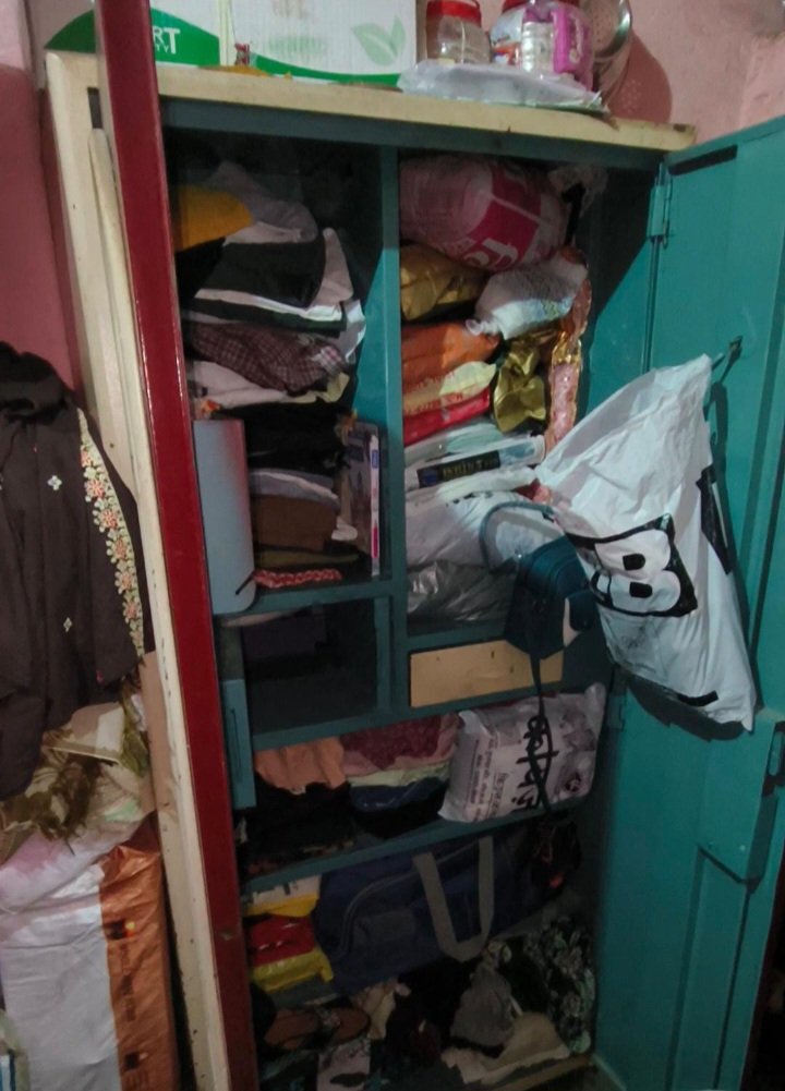 रतलाम: सूने मकान में फिर से चोरी की वारदात, बेटी की शादी के लिए रखे आभूषण और नगदी पर चोर कर गए हाथ साफ रतलाम: सूने मकान में फिर से चोरी की वारदात, बेटी की शादी के लिए रखे आभूषण और नगदी पर चोर कर गए हाथ साफ