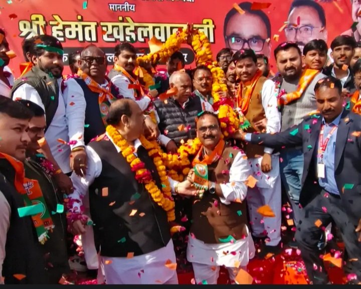 रतलाम: भाजपा प्रदेश अध्यक्ष ने पत्रकारों से चर्चा में कहा-वीबी-जी रामजी योजना गांवों की तस्वीर और तकदीर बदलने का कार्य करेगी… निगम-मंडलों में जल्द नियुक्ति के संकेत, रतलाम आगमन पर जगह-जगह हुआ स्वागत रतलाम: भाजपा प्रदेश अध्यक्ष ने पत्रकारों से चर्चा में कहा-वीबी-जी रामजी योजना गांवों की तस्वीर और तकदीर बदलने का कार्य करेगी… निगम-मंडलों में जल्द नियुक्ति के संकेत, रतलाम आगमन पर जगह-जगह हुआ स्वागत
